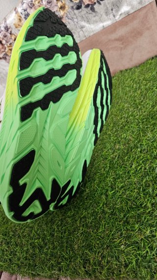 Zapatillas Fila Blancas y Verdes