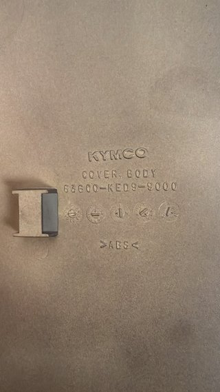 Cubierta superior para Kymco, Venox 250. Ref. 63600-KED9-9000
