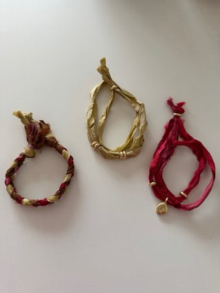 Pulseras seda reciclada abalorios