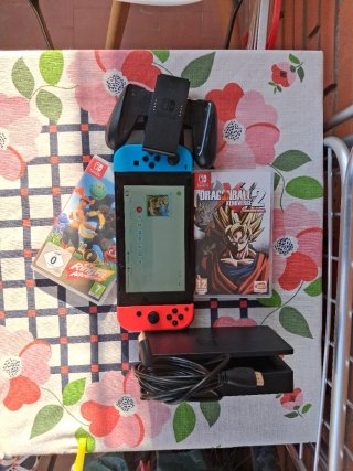 Nintendo Switch Azul y Rojo.CON 2 JUEGOS Y ACCESOR