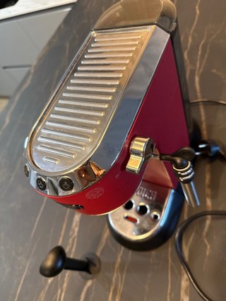 Cafetera Delonghi Dedica Roja