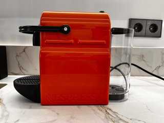 Cafetera Nespresso Naranja