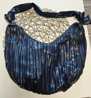 4 Bolsos Beige, azul y Marrón