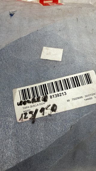 Tapa quilla derecha para Aprilia, Leonardo 150. REF. AP8139213