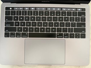 MacBook Pro 13 2017 i5/16GB Touchbar