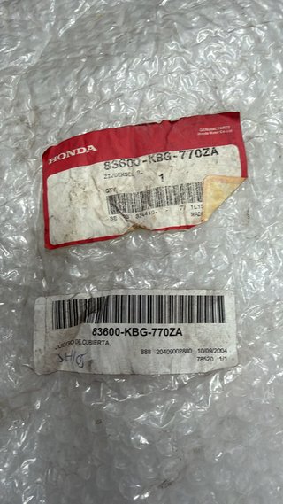 Cubierta lado derecho para Honda, CB250. REF. 83600-KBG-770ZA