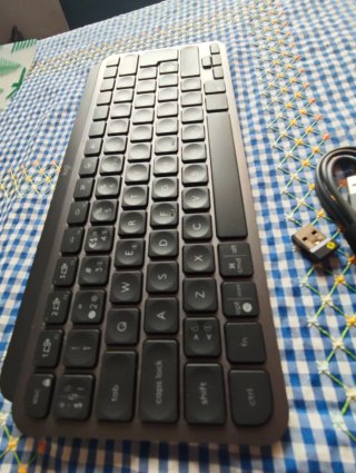 Logitech MX Keys Mini y MX Anywhere 3 Raton