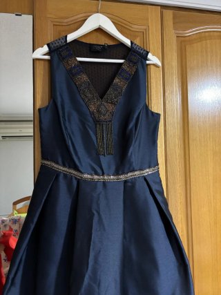 Vestido azul con pedrería