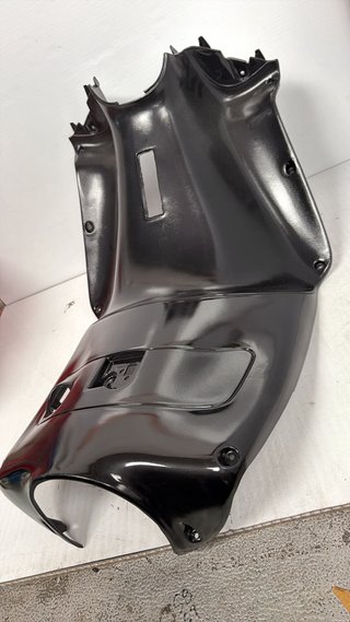 Escudo interior para Aprilia, Leonardo 125. REF. AP81488080