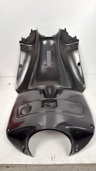 Escudo interior para Aprilia, Leonardo 125. REF. AP81488080