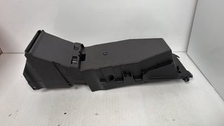 Cofre bajo asiento para Aprilia, Pegaso 650. REF. AP852356