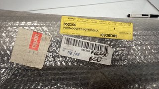 Cofre bajo asiento para Aprilia, Pegaso 650. REF. AP852356