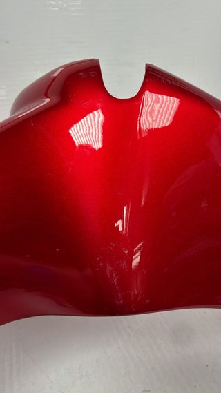 Guardabarros delantero. M.Red tiene pequeños desperfectos para Aprilia, Scarabeo 500. REF. AP8126764
