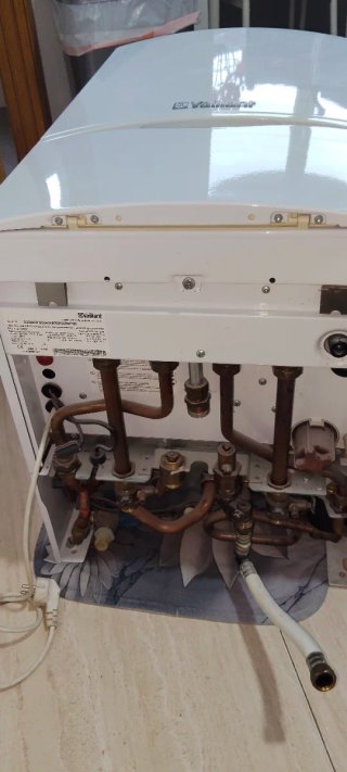 Caldera Vaillant ECO con calentador instantáneo