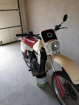 Moto Rieju Enduro/Motocross Beige y Roja
