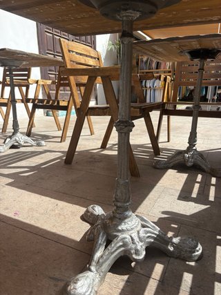 Mesas y sillas de restaurante