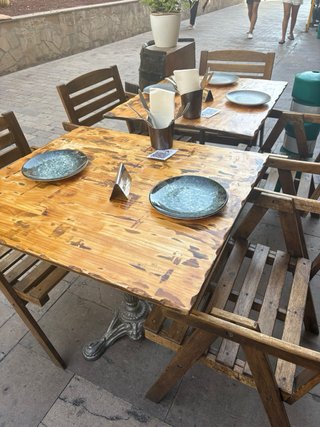 Mesas y sillas de restaurante