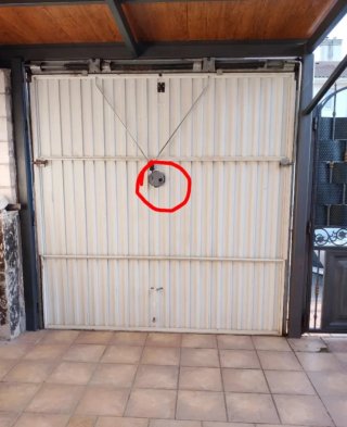 Puerta de garaje basculante