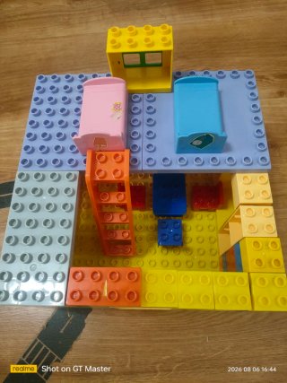 Duplo Casa de Peppa Pig, Police Van, Tren, y mas.