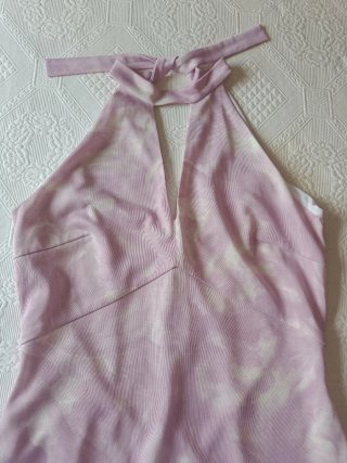 Vestido escote Halter lila y Blanco