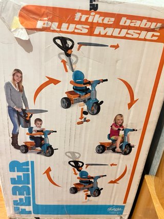 Triciclo Feber Baby Plus Music
