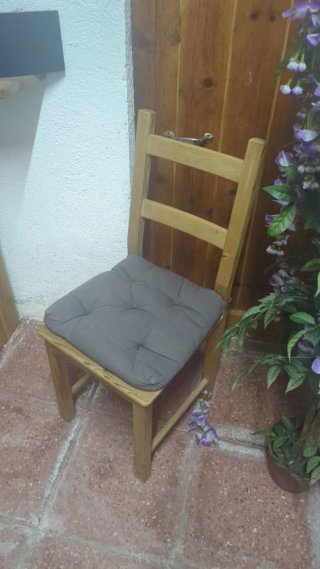 Silla de madera maciza IKEA