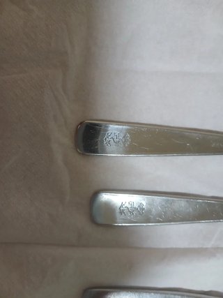 Set posate metallo 4 pezzi con marchio Marina mili