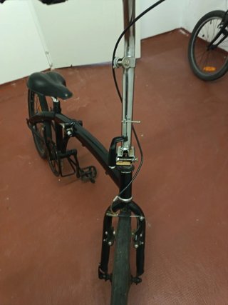 Bicicleta Urbana Negra para reparar o piezas
