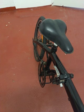 Bicicleta Urbana Negra para reparar o piezas