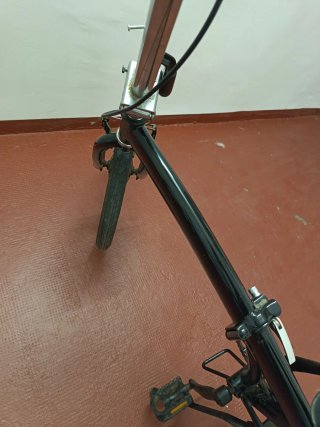 Bicicleta Urbana Negra para reparar o piezas