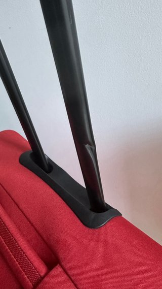 2 Maletas Roncato Medianas Rojas con Ruedas