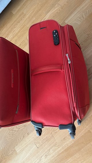 2 Maletas Roncato Medianas Rojas con Ruedas
