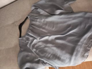 Blusa fluida manga capa gris azulado