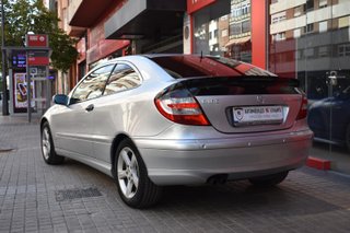 Mercedes-Benz Clase C 2004