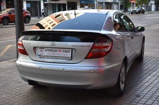 Mercedes-Benz Clase C 2004