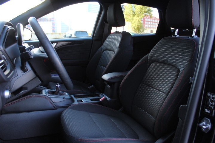 Ford Kuga ST-Line 1.5 EcoBlue 2022, foto 9
