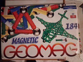 Geomag 184 Piezas Rojo
