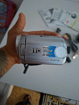 Videocámara JVC Everio G con accesorios