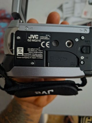 Videocámara JVC Everio G con accesorios