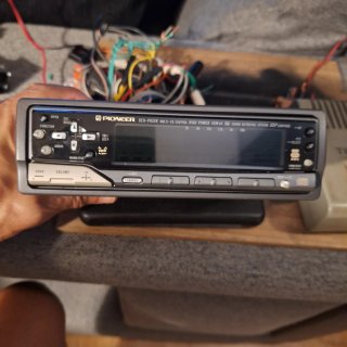 Radio CD Pioneer DEH-P835R con Bluetooth