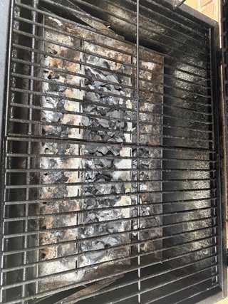 Barbacoa de carbón negra