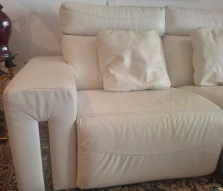 Sofá magnifico de piel blanco