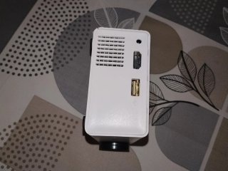 Mini proyector LED YG300S con mando