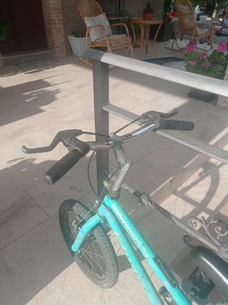 Bicicleta infantil azul