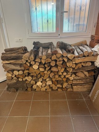 Leña para chimenea o barbacoa