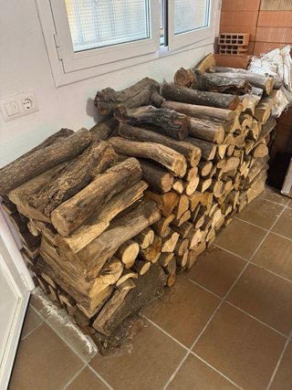 Leña para chimenea o barbacoa