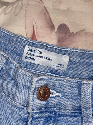 Shorts vaqueros Bershka