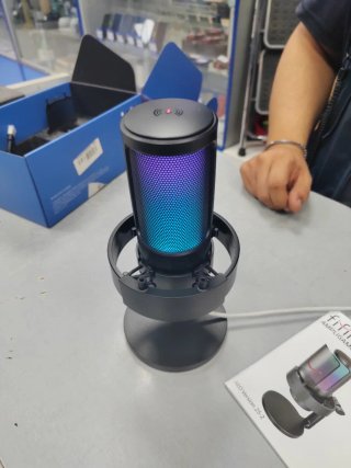 Micrófono Fifine Ampligame A8 RGB