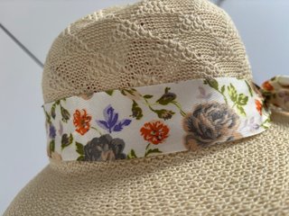 A estrenar preciosa pamela con foulard + ajustable