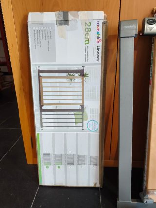 Barrera seguridad Munchkin + extensión 28 cm.